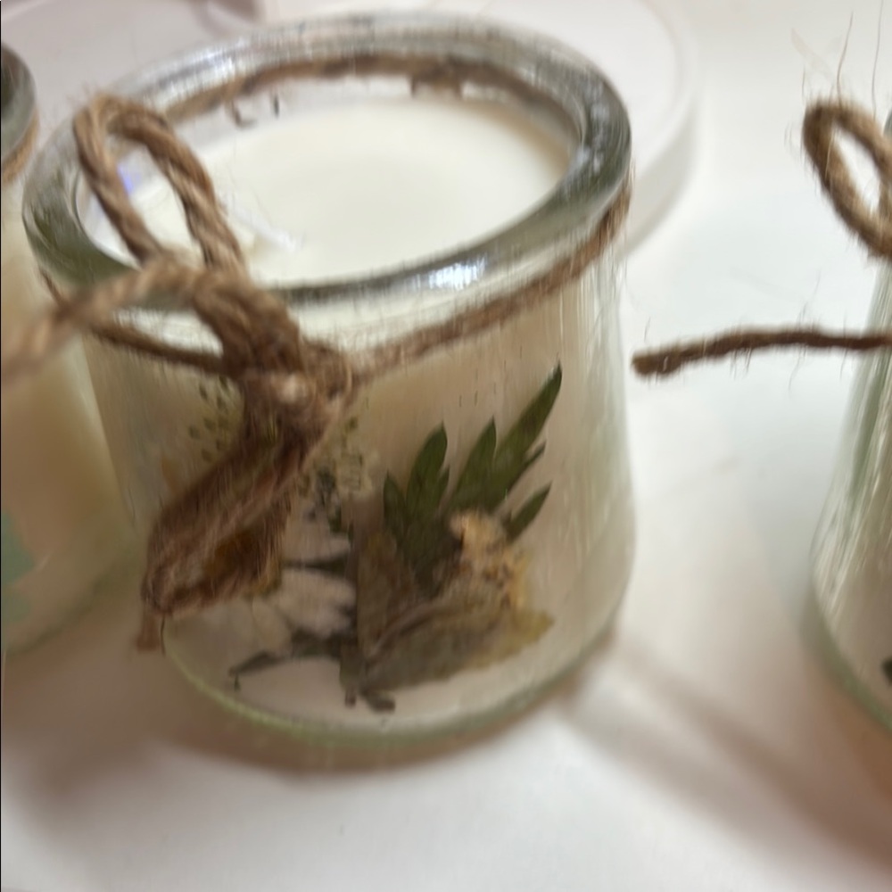 Rustic Glass Jar Candles with Floral Design - Picture 2 of 6